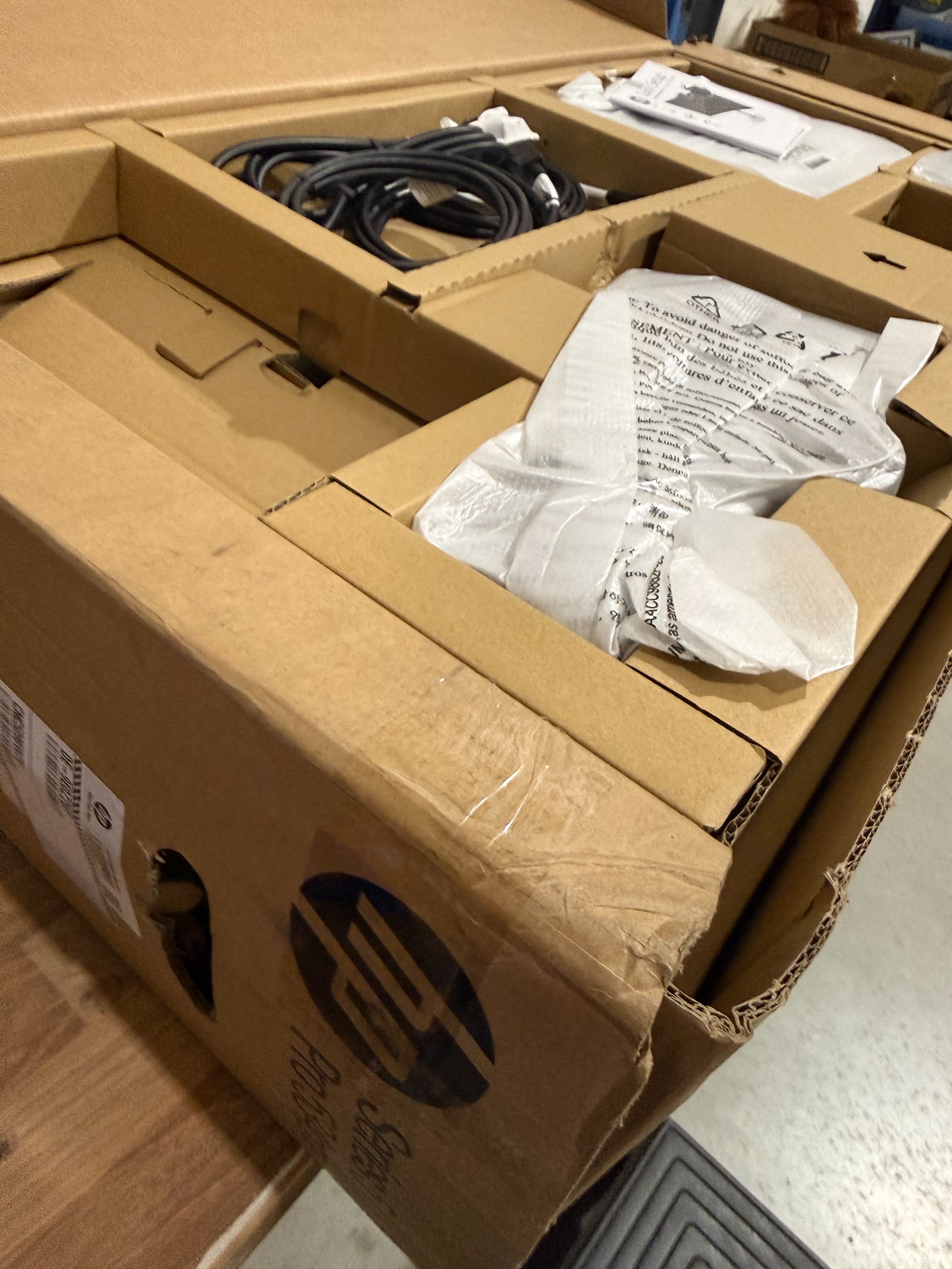 HP Series 5 Pro 34" WQHD Curved 21:9 Monior with Webcam and Built-in Speaker- 534pm OPEN