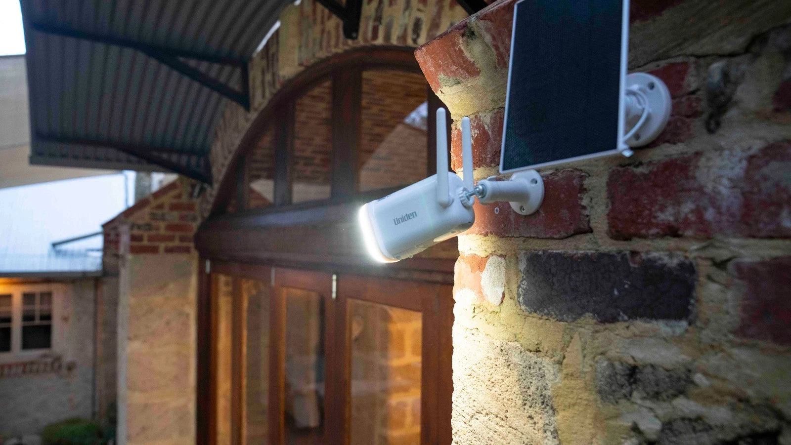 Uniden App Cam Solo X2K Bullet Kit with Solar Panel, Outdoor Wirefree