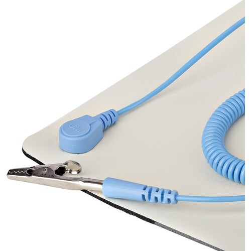 StarTech 11x18in Anti Static Mat, ESD Mat for Electronics Repair on Tables or Desks
