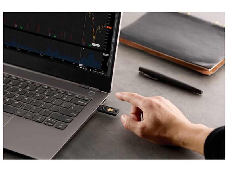 Kensington VeriMark NFC+ Security Key USB-A K64738WW