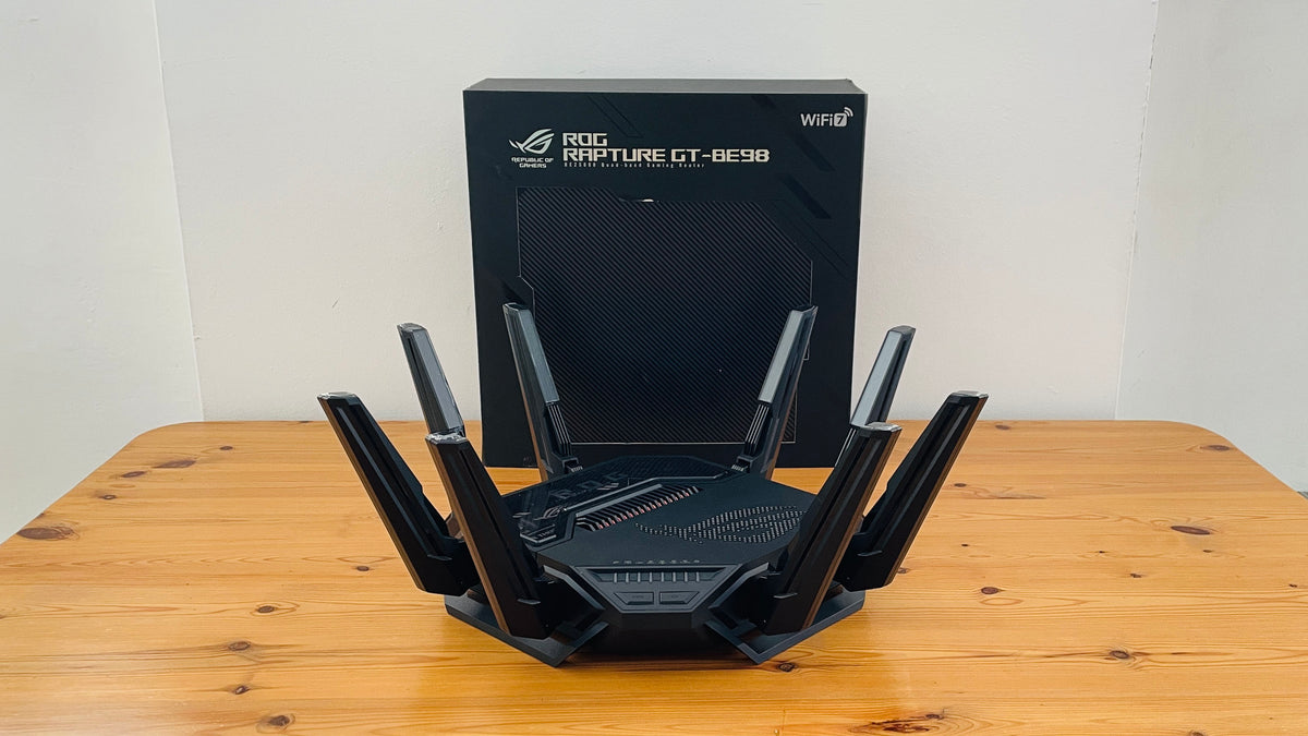 ASUS ROG Rapture GT-BE98 Quad-Band Wi-Fi 7 Gaming Router 90IG08F0-MZ7A1V