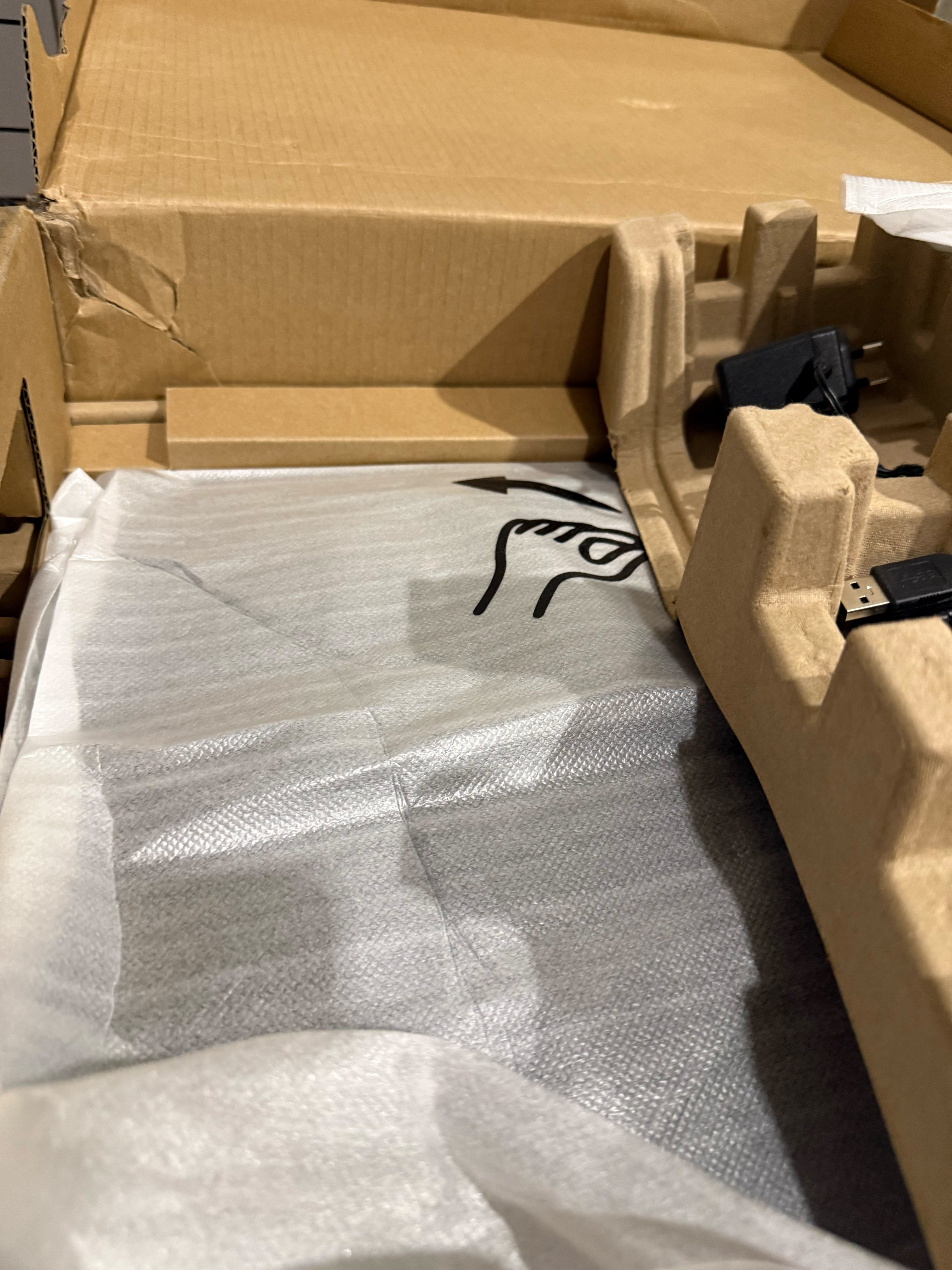 HP Series 5 Pro 27 inch FHD Monitor - 527pf DEMO