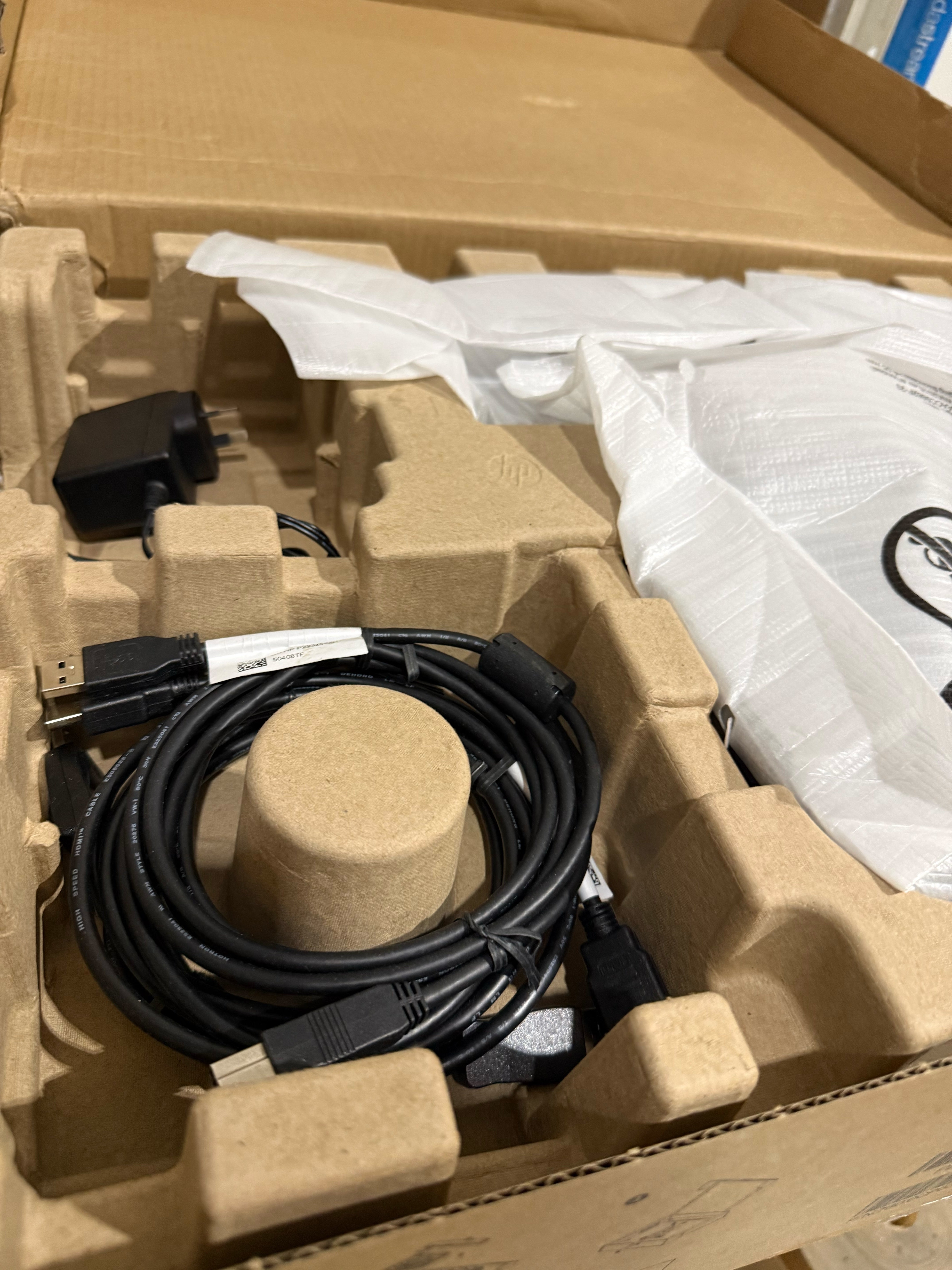 HP Series 5 Pro 27 inch FHD Monitor - 527pf DEMO