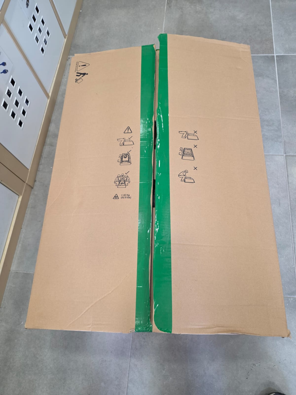 APC SMART-UPS SRT 3000VA IEC 8 Network LCD 2U Rack/Tower *OPENBOX